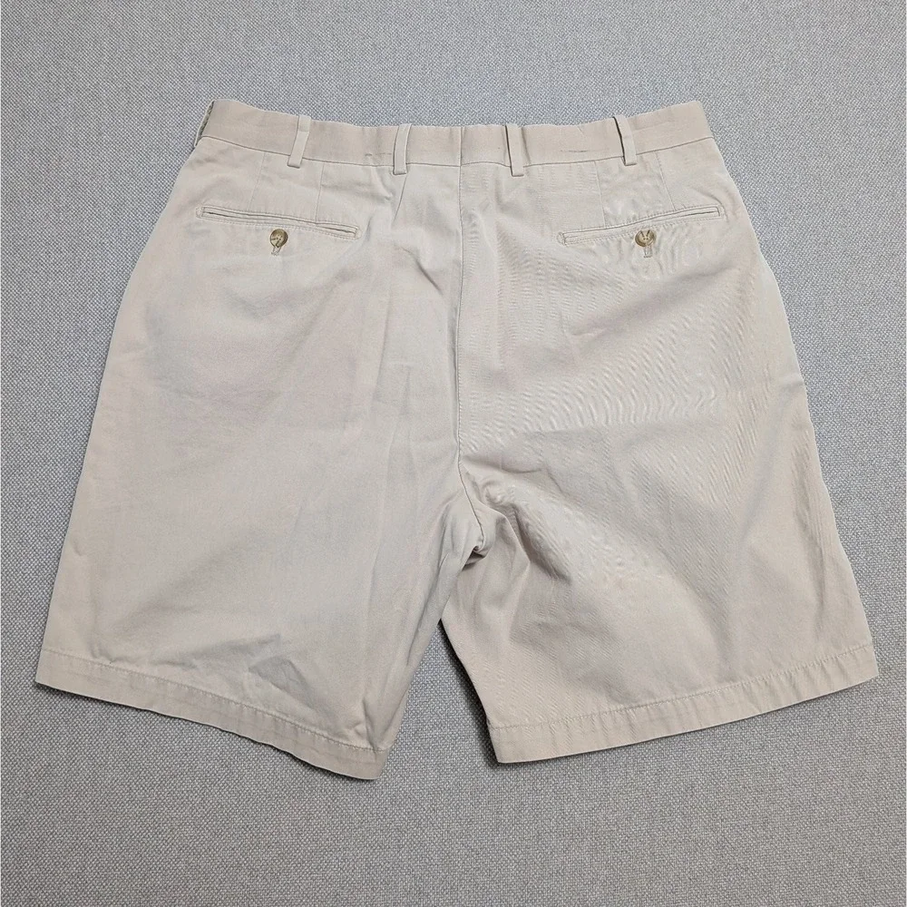 Peter Millar Shorts Men's Khaki Size 35x9 Flat Front 100% Cotton Chino Summer